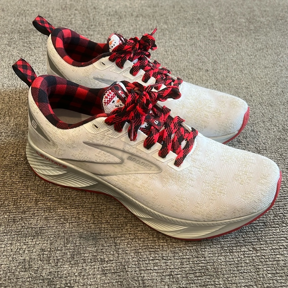Cutest Shoes Ever!!! Brooks Levitate 6